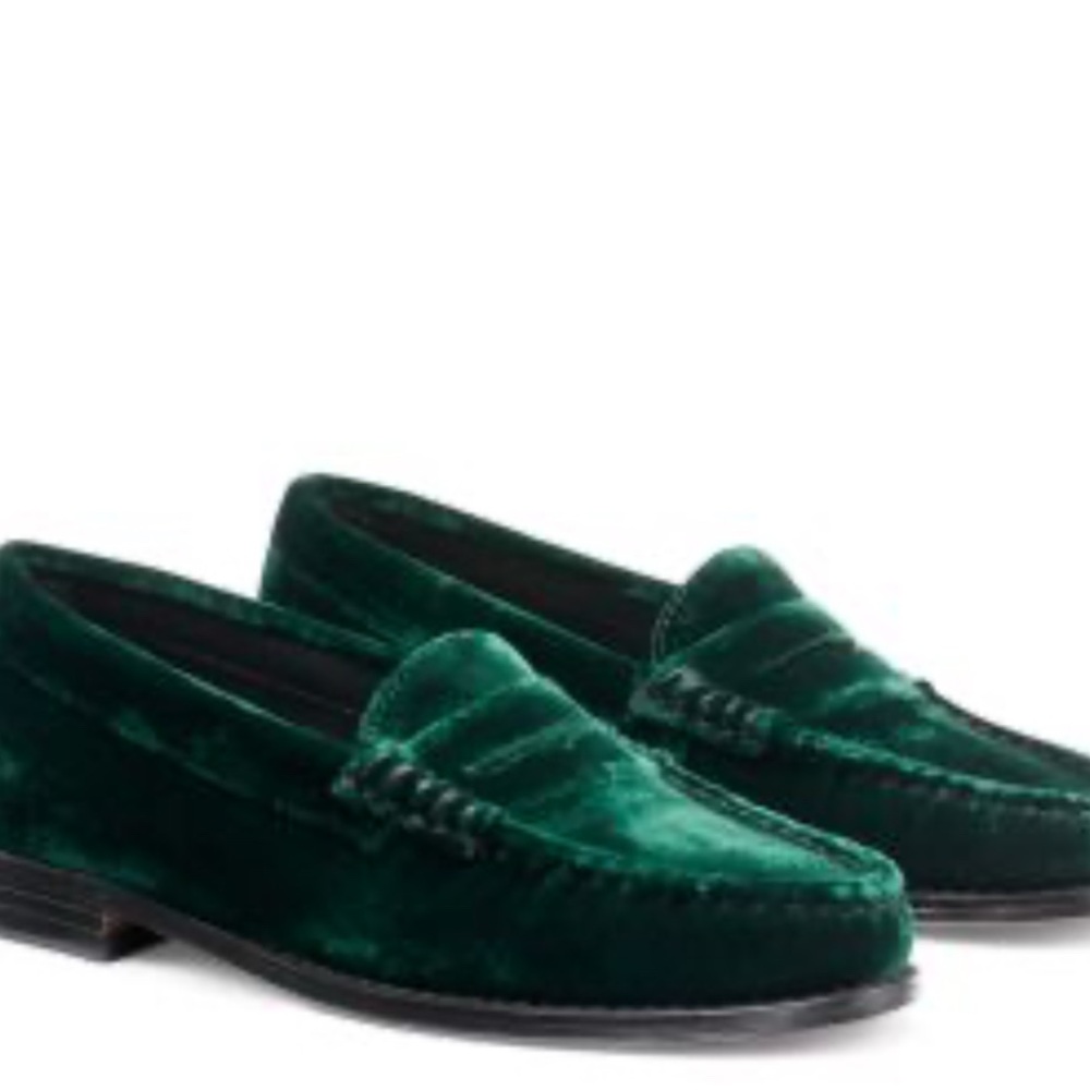 Brand New Women's G.H. Bass Whitney Weejun Green Velvet Loafers  Size 7